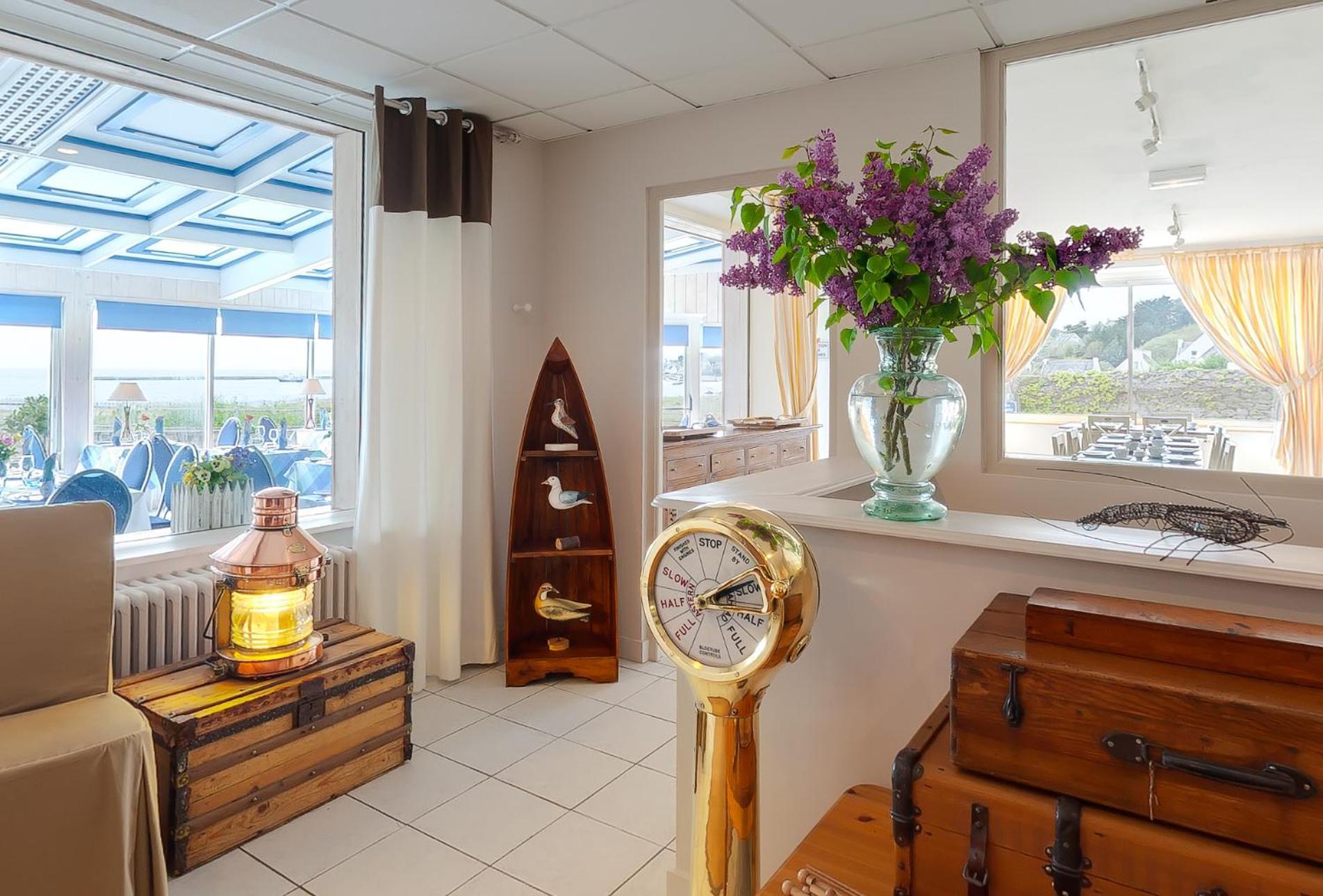 Hotel Restaurant De La Plage Audierne Buitenkant foto