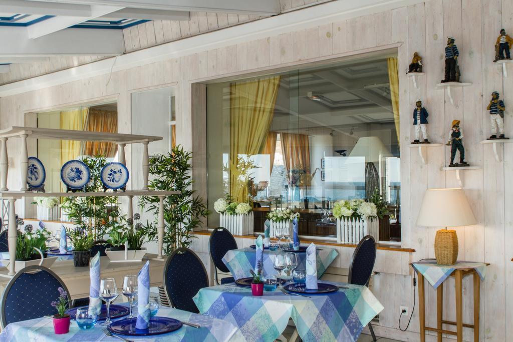 Hotel Restaurant De La Plage Audierne Buitenkant foto